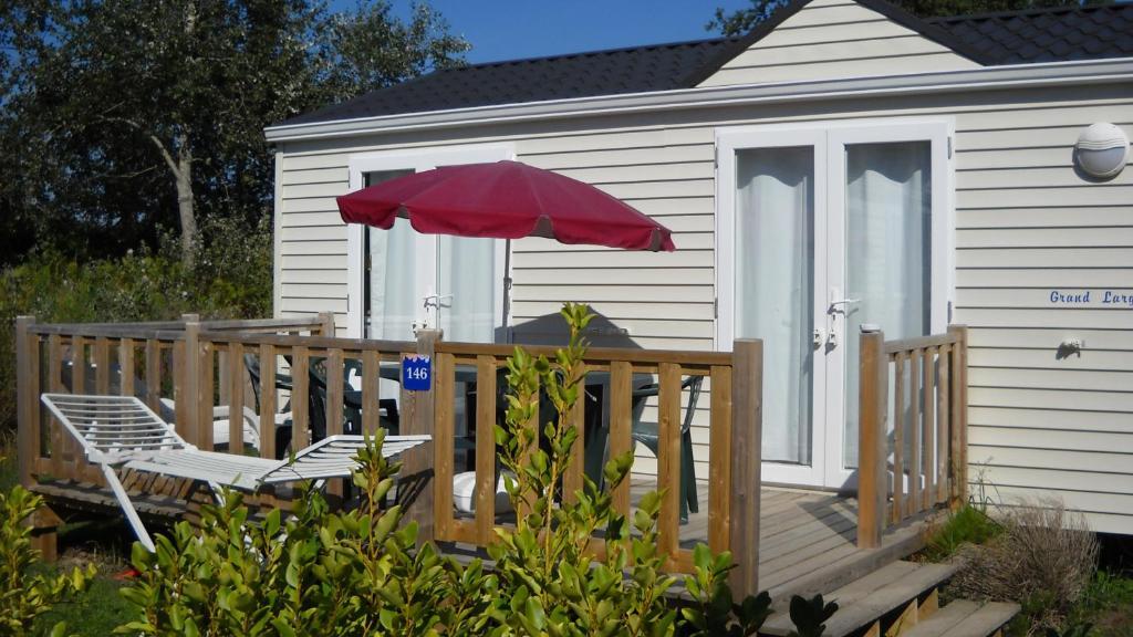 Camping Les Genets Hotel Penmarcʼh Exterior foto